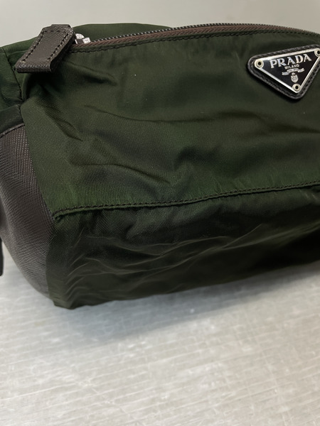 PRADA 三角プレート ナイロンセカンドバッグ カーキ