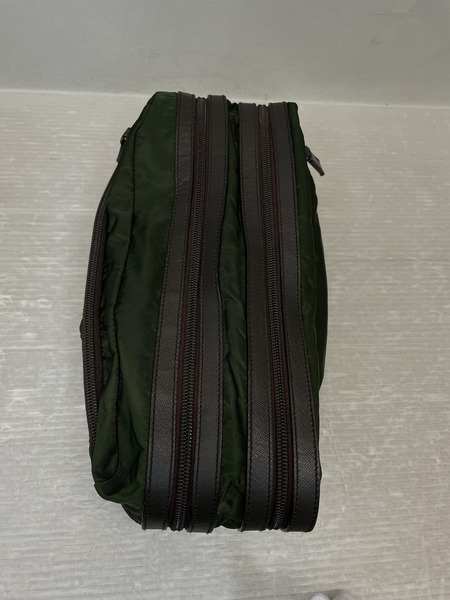 PRADA 三角プレート ナイロンセカンドバッグ カーキ