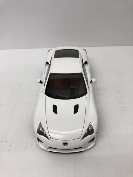 AUTOart 1/18 LEXUS LFA ホワイテスト・ホワイト 