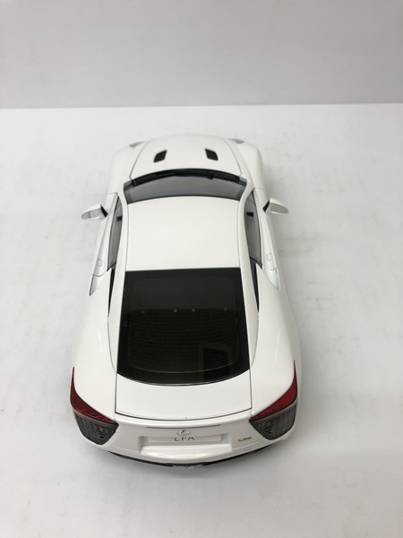 AUTOart 1/18 LEXUS LFA ホワイテスト・ホワイト 