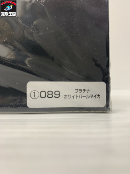 1/30 ALPHARD ホワイトパールマイカ カラーサンプル