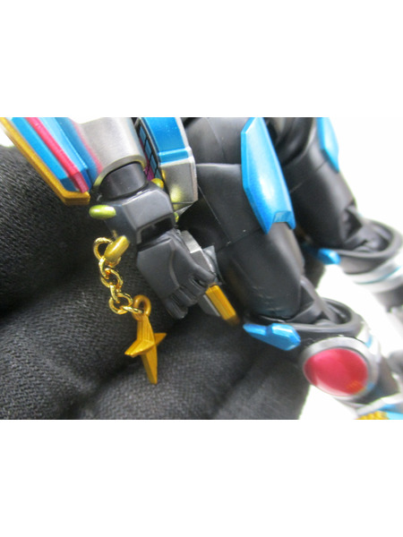 メーカー 仮面ライダーフィギュア S.H.Figuarts 仮面ライダーナーゴ フィーバービートフォーム