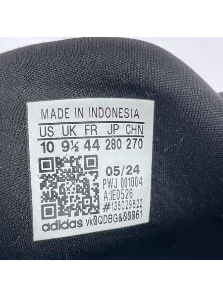 adidas スニーカー