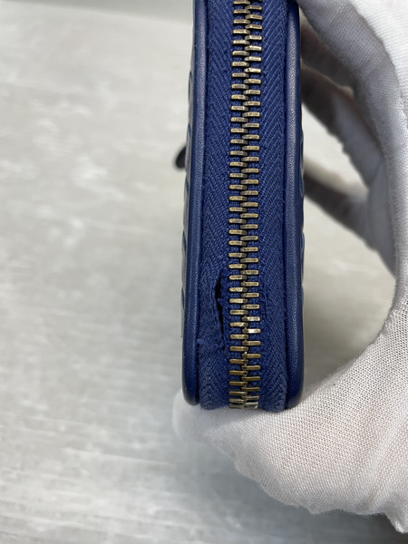 Bottega Veneta イントレチャート ラウンドジップウォレット 紺