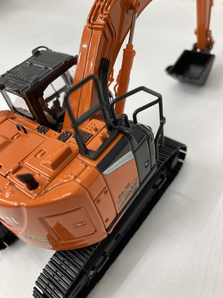 日立建機 1/50 ZAXIS225US