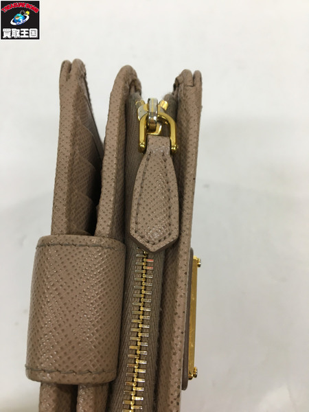 コンパクトウォレット 2つ折り財布　サフィアーノ　ピンクベージュ