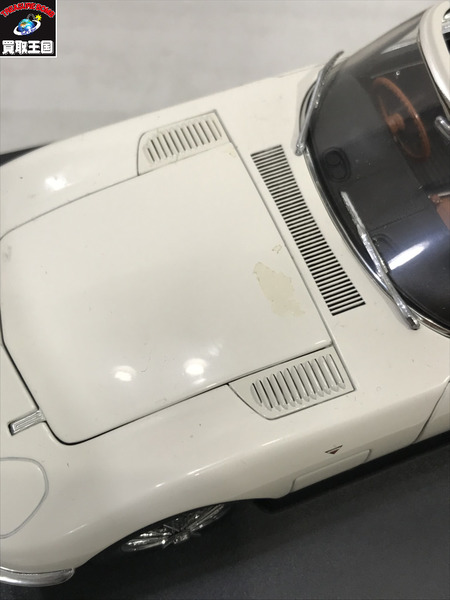 AUTOart 007 TOYOTA 2000GT 1/18 丸ｼｰﾙ跡残りあり