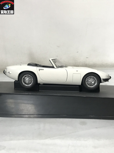 AUTOart 007 TOYOTA 2000GT 1/18 丸ｼｰﾙ跡残りあり