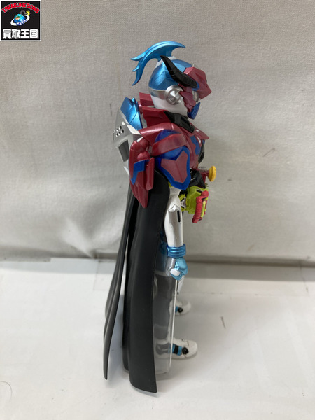 メーカー 仮面ライダーフィギュア S.H.Figuarts 仮面ライダーブレイブ ファンタジーゲーマー レベル50