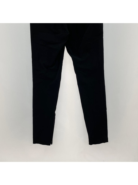 ISSEY MIYAKE パンツ ISSEY MIYAKE ナイロン裾ジップストレッチパンツ