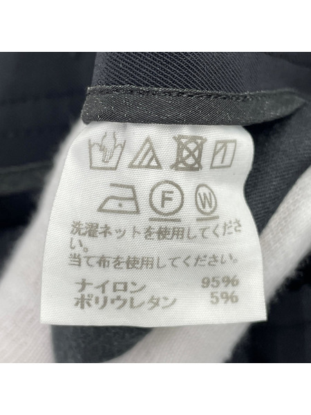 ISSEY MIYAKE パンツ ISSEY MIYAKE ナイロン裾ジップストレッチパンツ