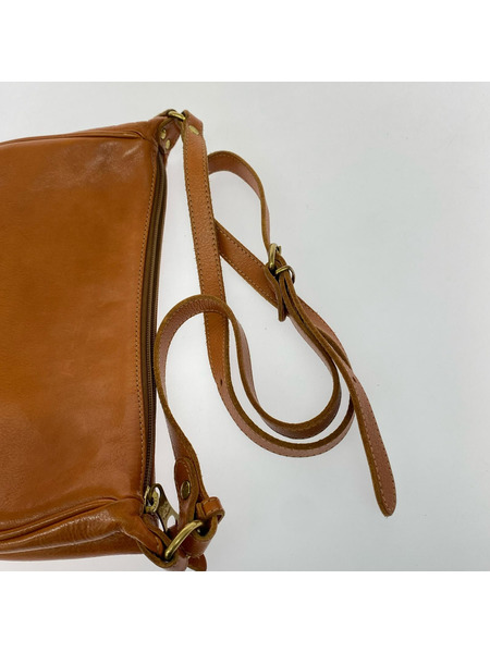 IL BISONTE ショルダーバッグ 三日月レザーショルダーバッグ 茶