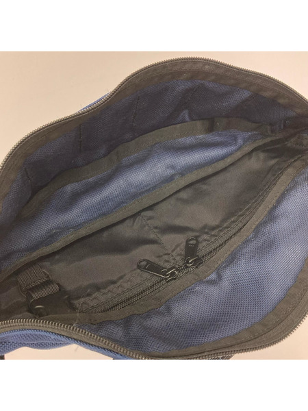 BRIEFING TRIPOD ボディバッグ 紺