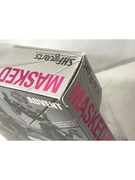 メーカー 仮面ライダーフィギュア S.H.Figuarts 仮面ライダー王蛇