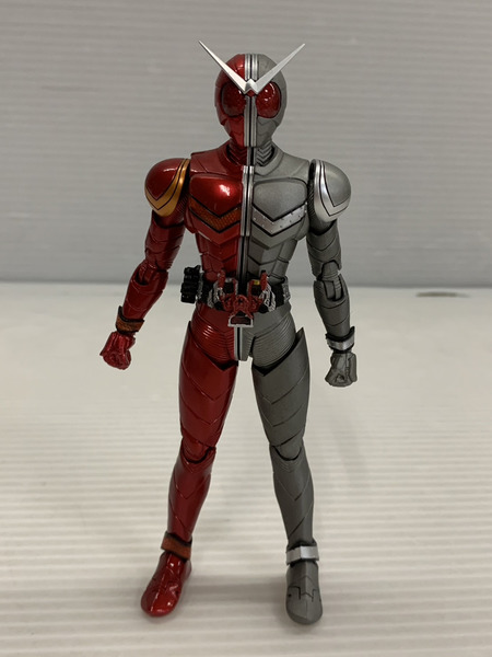 S.H.Figuarts 真骨彫製法 仮面ライダーW ヒートメタル