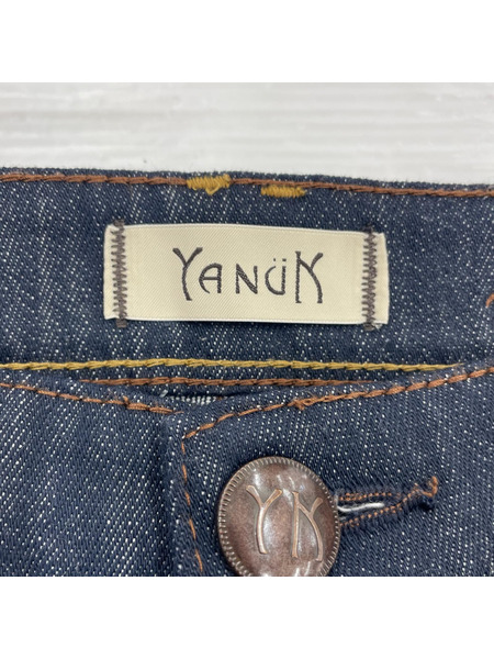YANUK デニム・ジーンズ スキニーパンツ