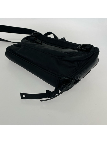 ボディバッグ COFB