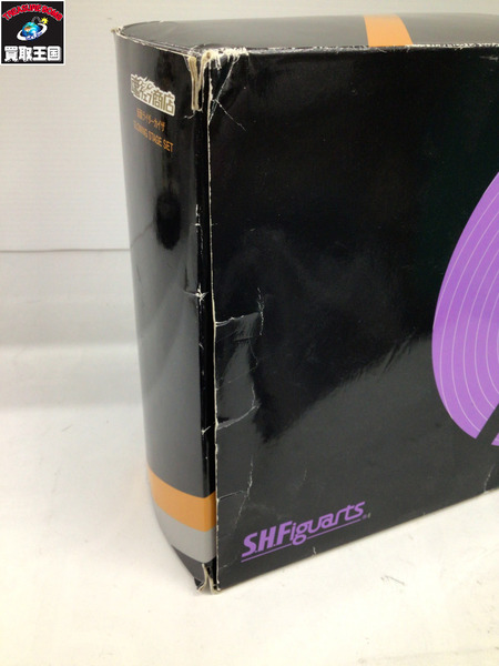 メーカー 仮面ライダーフィギュア S.H.Figuarts 仮面ライダーカイザ GLOWING STAGE SET