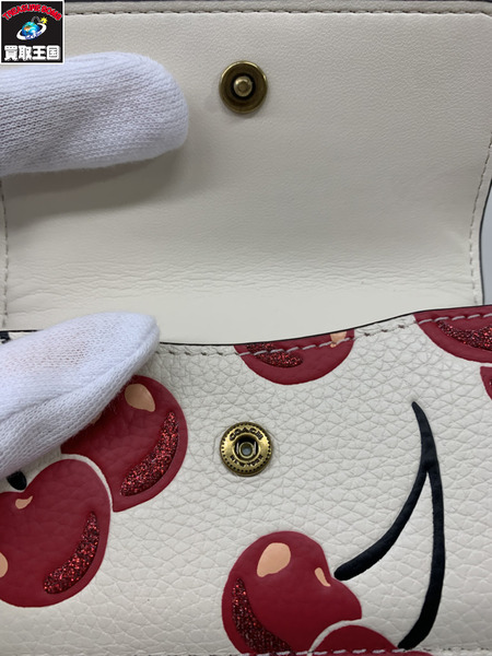 コンパクトウォレット COACH エッセンシャル ミニトライフォールドウォレット チェリー