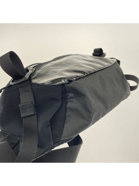patagonia ボディバッグ 黒