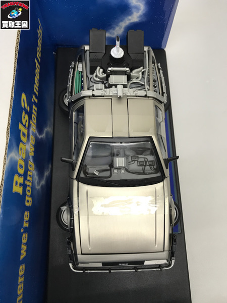 1/18スケールカー SunStar 1/18 デロリアン パートII ver.