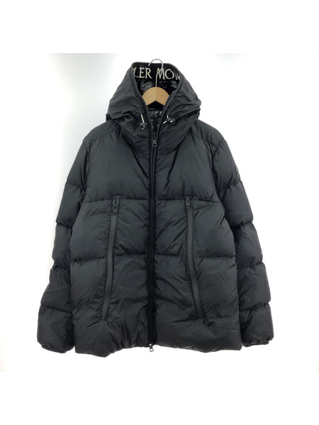 MONCLER　E20914194385 	MONTCLA GIUBBOTTO ダウンジャケット 4