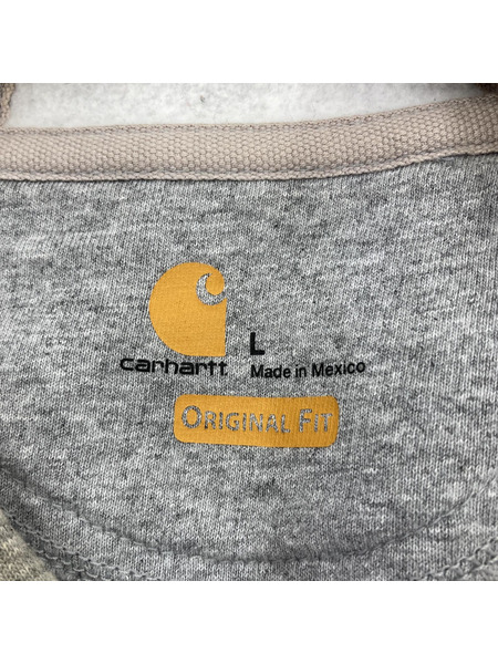 Carhartt パーカー SLEEVE LOGO HOODED SWEAT グレー (L)