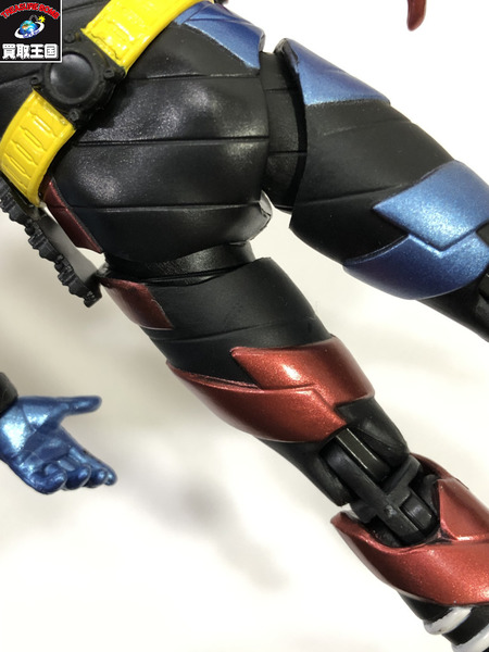 S.H.フィギュアーツ 仮面ライダービルド ラビットタンクフォーム 20Kamen Rider Kicks