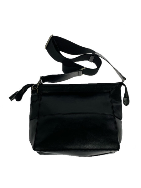 ISSEY MIYAKE ショルダーバッグ レザー
