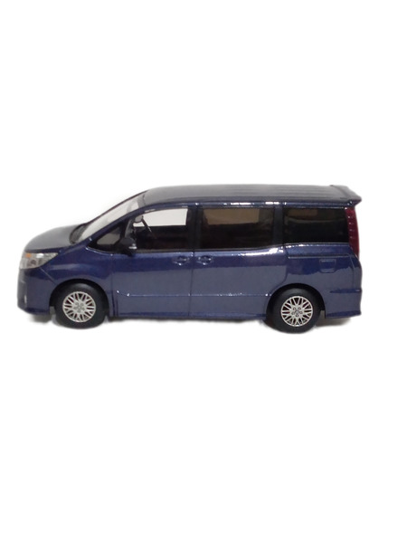 1/30 TOYOTA NOAH カラーサンプル