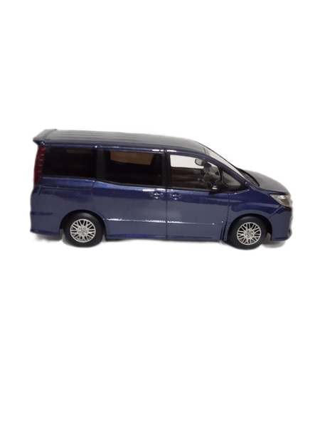 1/30 TOYOTA NOAH カラーサンプル