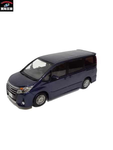 1/30 TOYOTA NOAH カラーサンプル