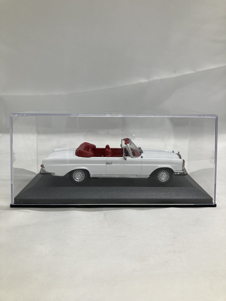 8：MINICHAMPS  Mercedes Benz 280 SE 3.5