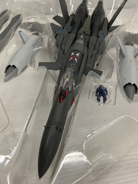 マクロスゼロ 完全変形 SV-51r イワノフ機