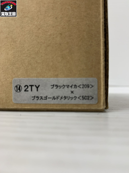 トヨタ 1/30 色見本ミニカー ヤリス クロス 店頭展示用 ブラックマイカ×ゴールドメタリック