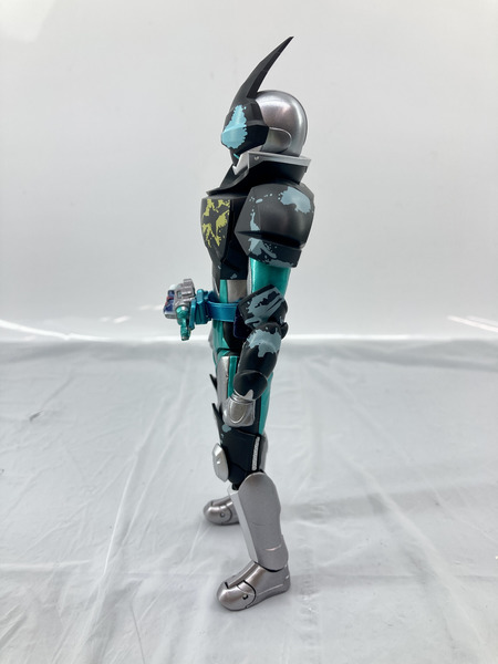 メーカー 仮面ライダーフィギュア S.H.Figuarts 仮面ライダーエビルバットゲノム/ジャッカルゲノム