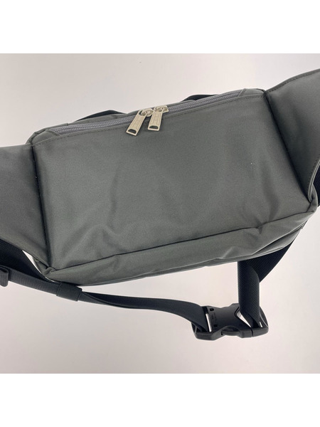 ボディバッグ CIE グレー