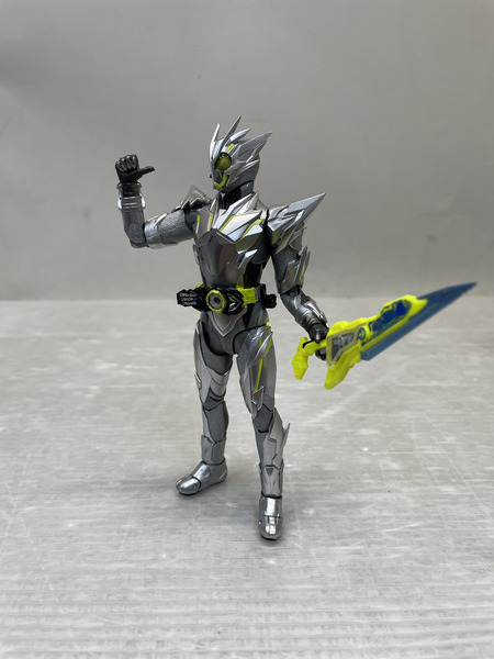  BANDAI  S.H.フィギュアーツ 仮面ライダーゼロワン メタルクラスターホッパー