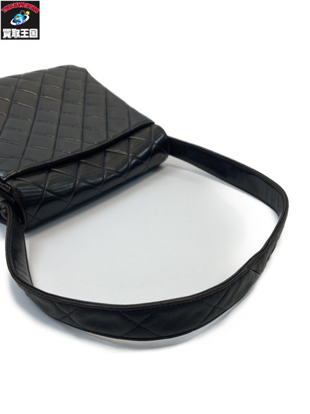CHANEL　ヴィンテージ　マトラッセ　レザー　ショルダー CHANEL　ヴィンテージ　マトラッセ　レザー　ショルダー