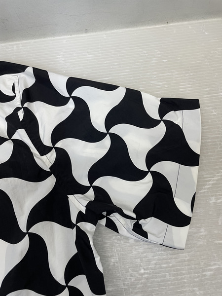 BOTTEGA VENETA 22SS ウェービートライアングルシャツ 50 白×黒[値下]