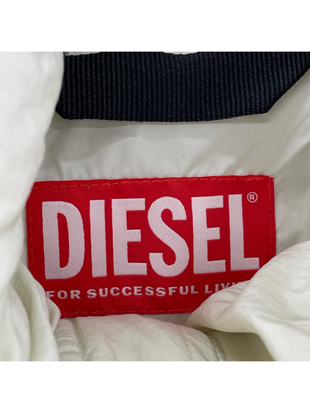 DIESEL W-PEYT SHORT ダウンジャケット 白
