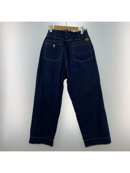 YOKE CUT-OFF WIDE-LEGGED DENIM TROUSERS １