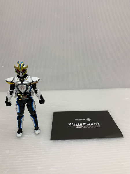 S.H.Figuarts(真骨彫製法) 仮面ライダーキバ 仮面ライダーイクサ セーブモード バーストモード