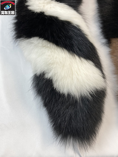 FENDI ロゴフォックスファーマフラー フェンディ ブラック