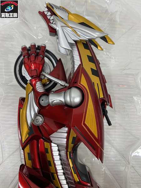 S.H.フィギュアーツ 仮面ライダー龍騎 ドラグランザー