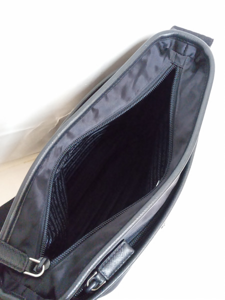 PRADA ナイロン メッセンジャーバッグ 2VH797 ネイビー