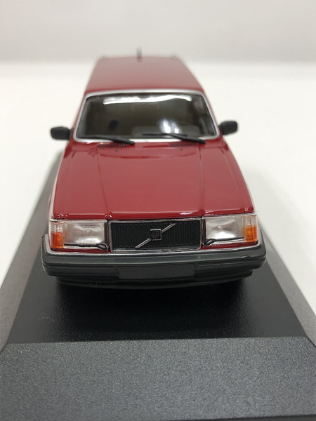 1/43 ボルボ 240 GL ブレーク 1986