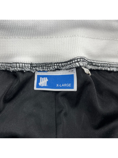 UNDEFEATED ショートパンツ ゲームショーツ
