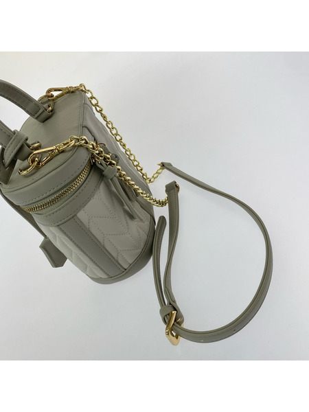 charles&keith トートバッグ チェーンハンドル エコレザートートバッグ 白