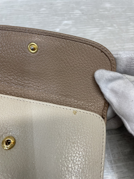 miumiu リボンチャーム バイカラー コンパクトウォレット 茶[値下]